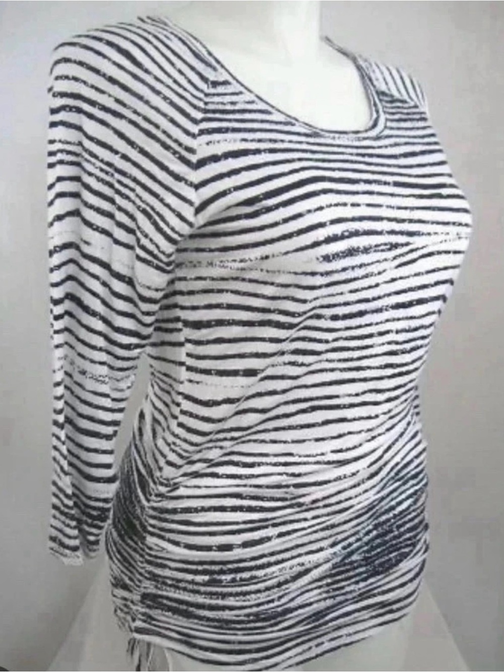 Moda Long Sleeve Striped Scoop Neck Top - White & Black